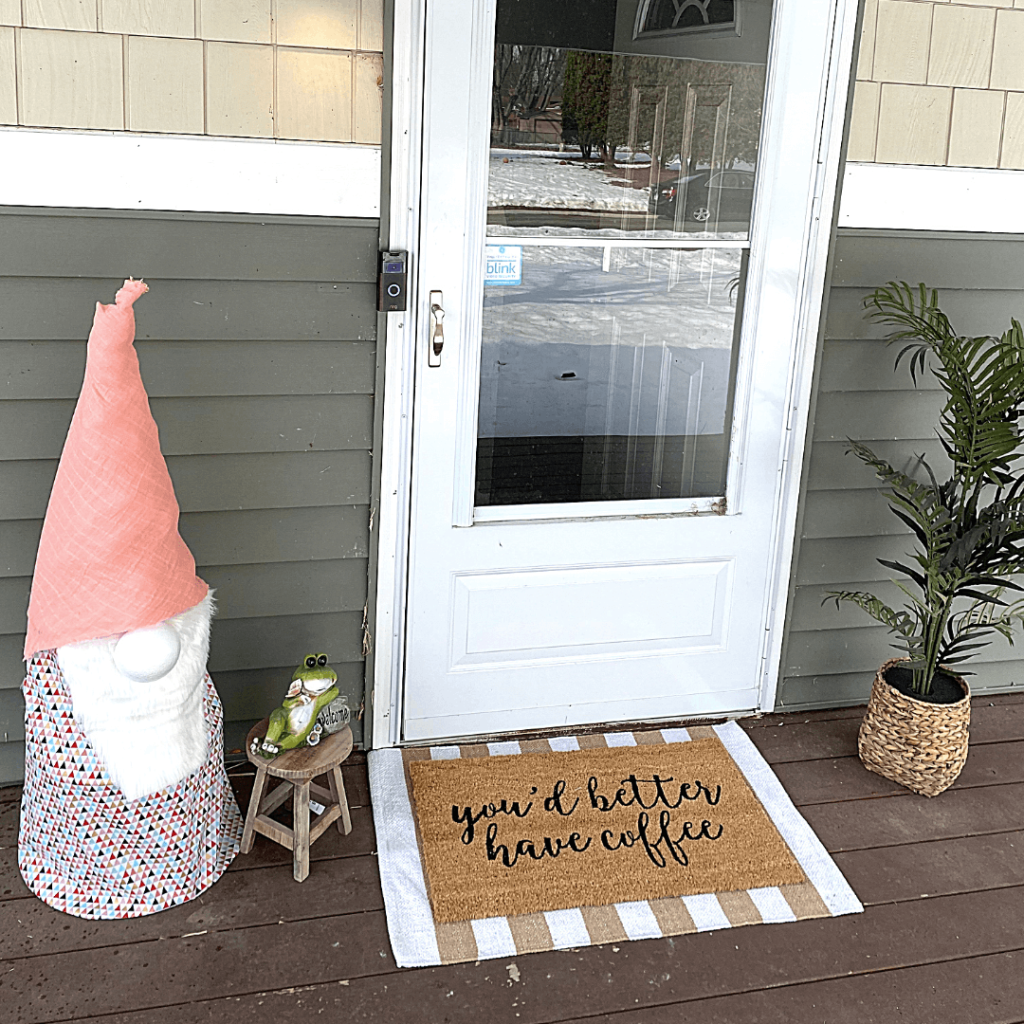 front-porch-pink-gnome